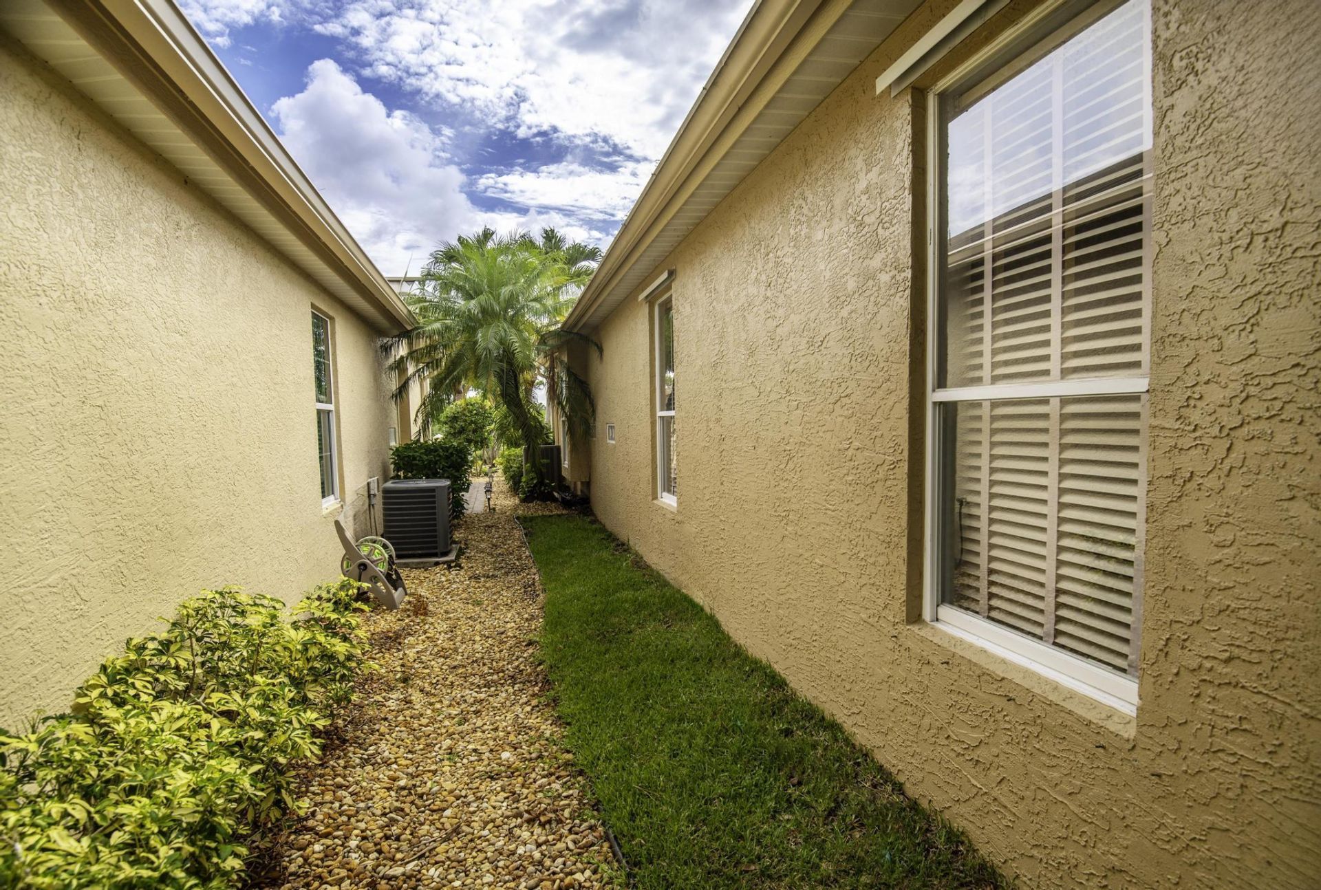 3751 NW Willow Creek Drive, Jensen Beach, FL 34957 Photo