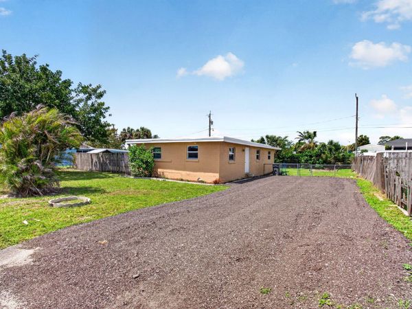 1537 E Breezy Lane, Plantation Mobile Home Park, FL 33417
