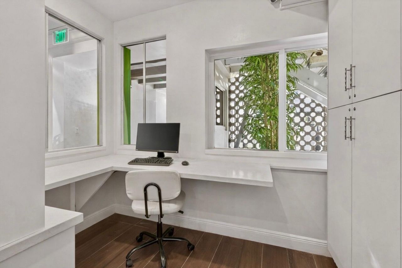 249 Peruvian Avenue, Unit 1811, Palm Beach, FL 33480 Photo