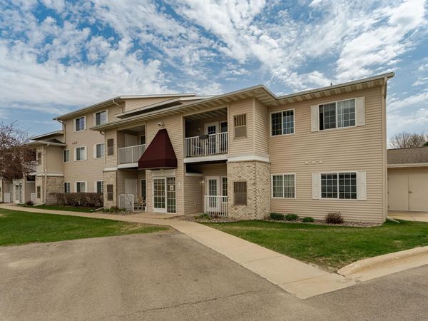 875 37th Avenue NW, Unit B, Rochester, MN 55901