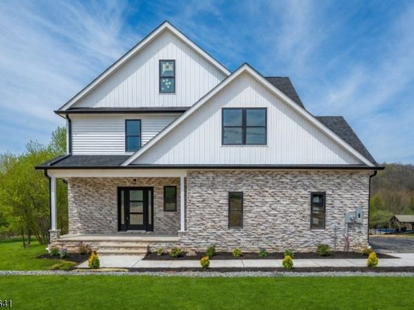 124 Wheatsworth Rd, Hardyston, NJ 07419