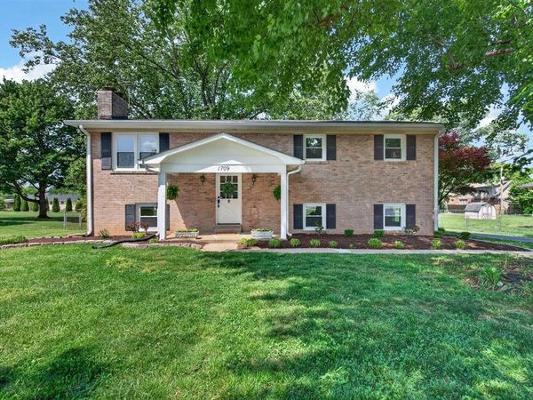 1709 Lennox Way , Bowling Green, KY 42104