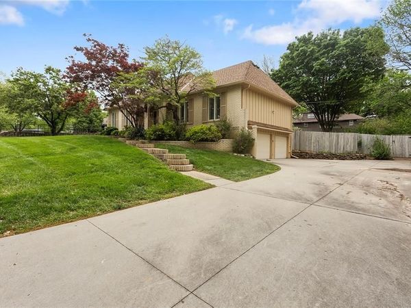 3901 S Sherman Drive, Independence, MO 64055