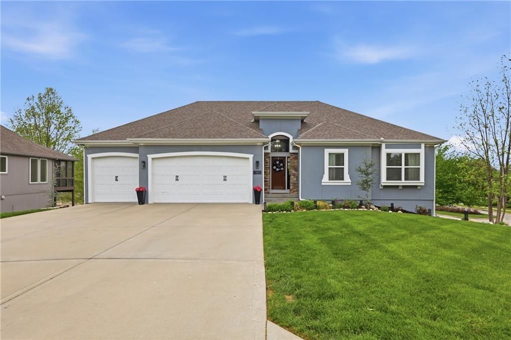 10512 N Euclid Avenue, Kansas City, MO 64155 Main Photo