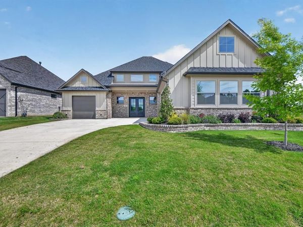 961 Bandon Dunes Drive, Fort Worth, TX 76028