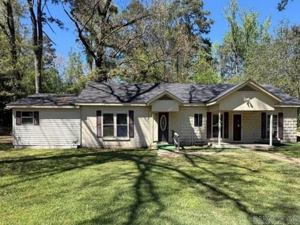 194 Ouachita 54 , Camden, AR 71701