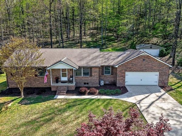 747 Old County Farm Rd , Spencer, TN 38585