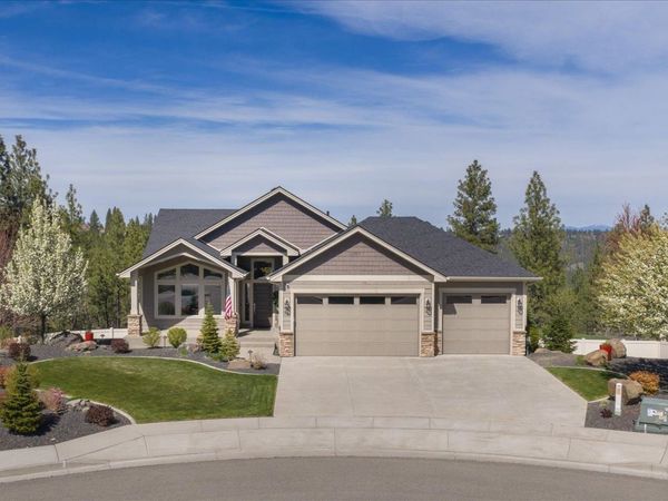 712 W Basalt Ridge Dr, Spokane, WA 99224