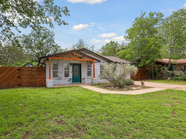 407 Magnolia ST , Bastrop, TX 78602