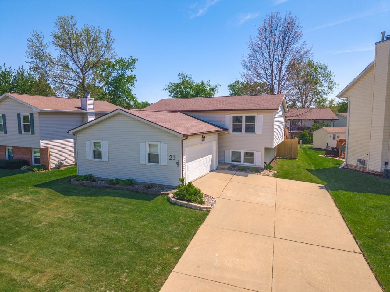 21 Cedar Court , Bloomington, IL 61701