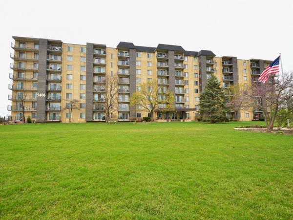5400 Walnut Avenue , Unit 111, Downers Grove, IL 60515