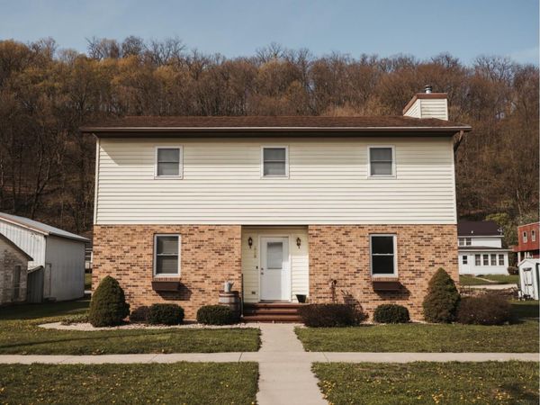 202 SW 2nd Street, Elkader, IA 52043