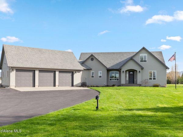 7082 E Poleline Ave , Post Falls, ID 83854