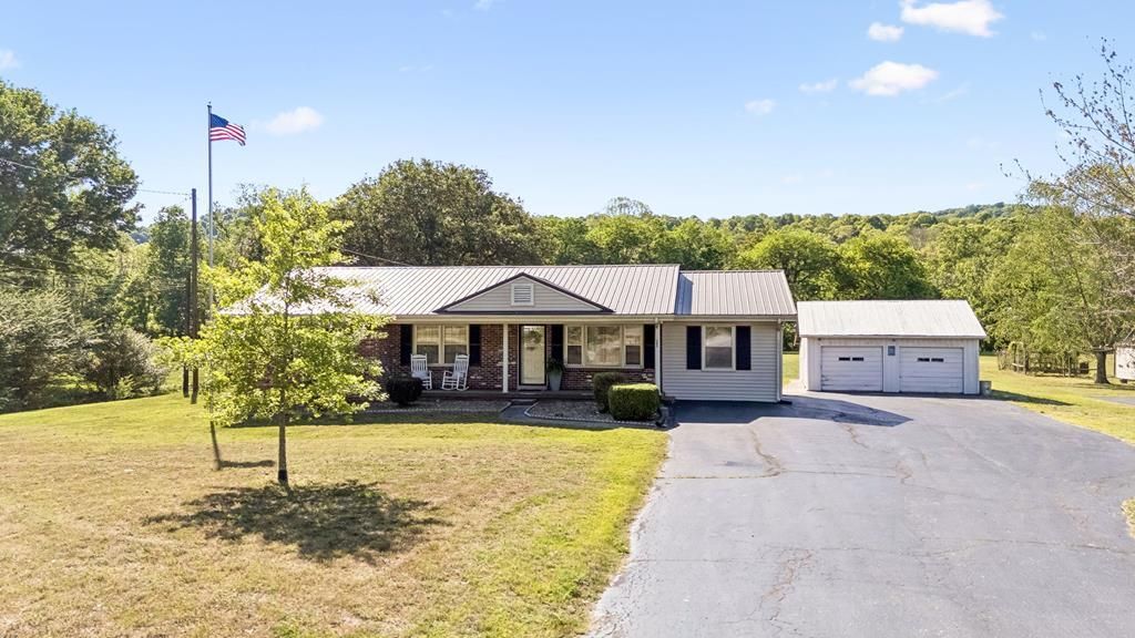 243 Pleasant Shade Hwy, Carthage, TN 37030 Main Photo