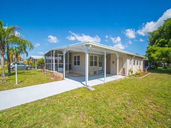 900 Laurel Circle, Sebastian, FL 32976