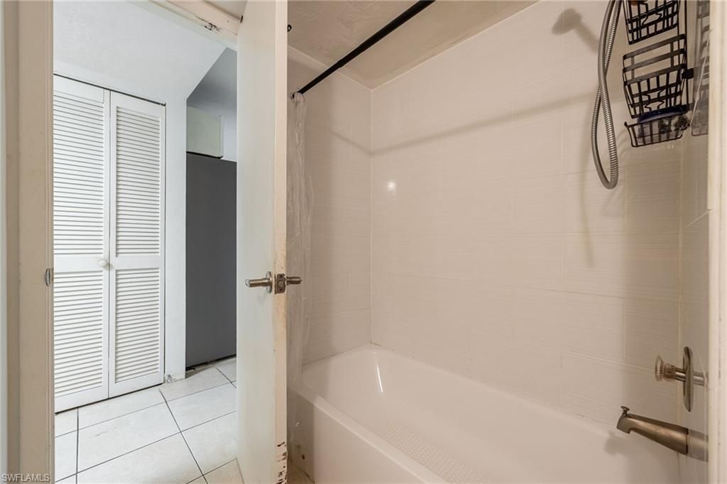 4300 Gulfstream Dr, Unit 1C, Naples, FL 34112 Photo