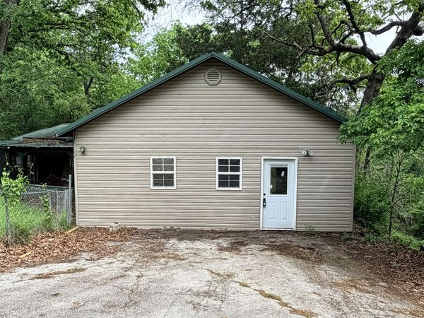 889 Powell Road , Kirbyville, MO 65679