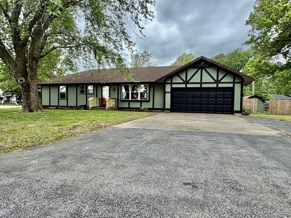 1612 S Vernon Street, El Dorado Springs, MO 64744