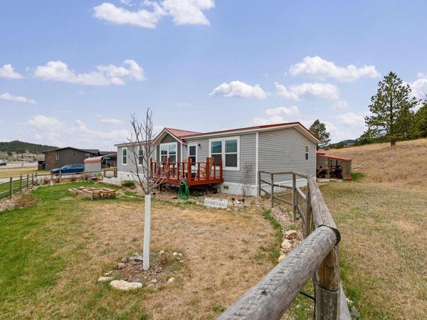1823 WOOD LILY LN, Custer, SD 57730
