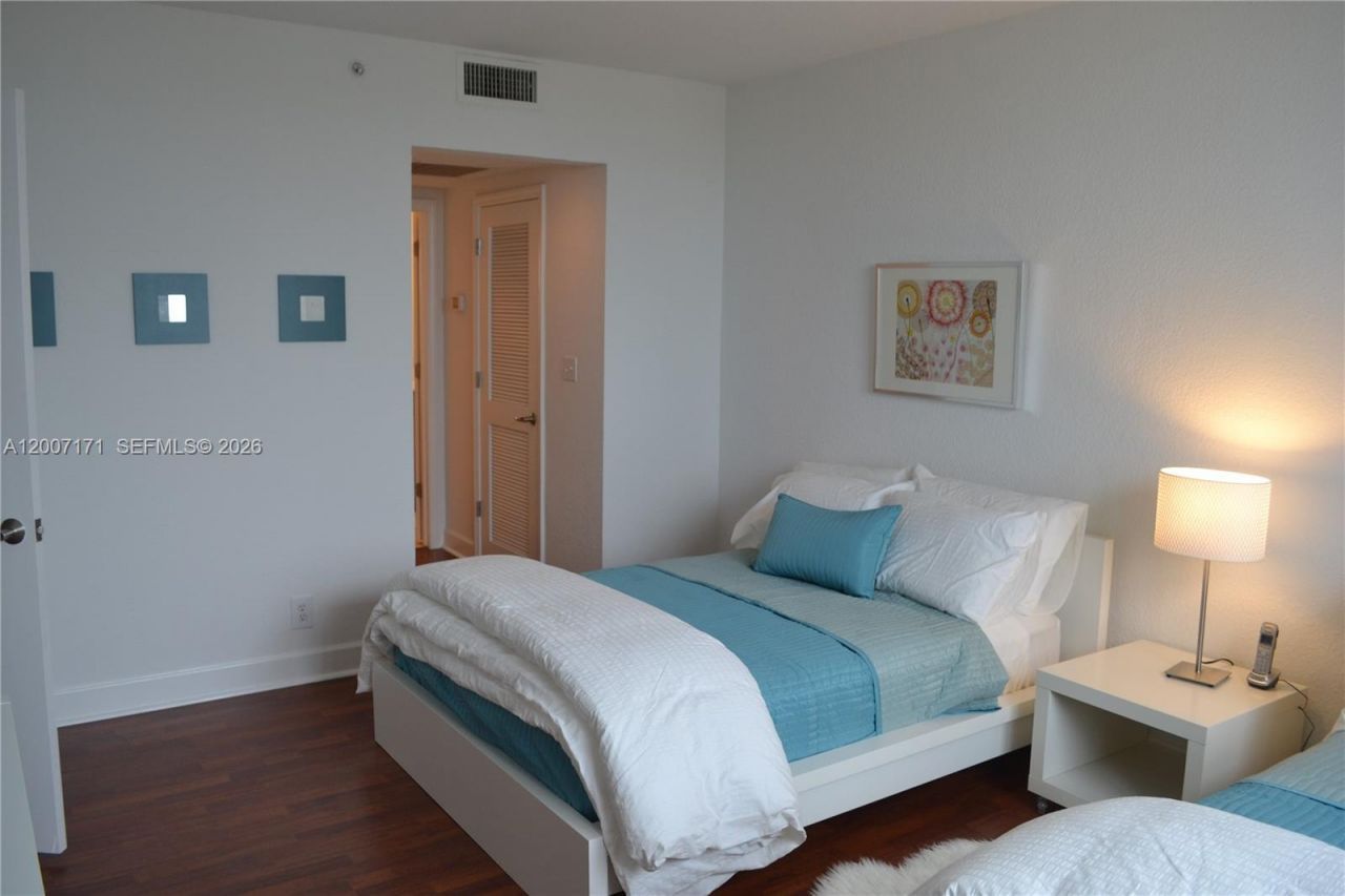 401 69th St, Unit 1013, Miami Beach, FL 33141 Photo