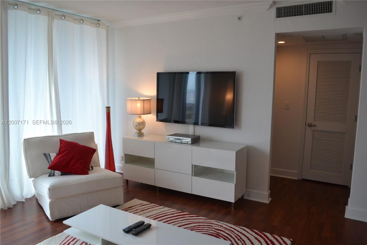 401 69th St, Unit 1013, Miami Beach, FL 33141 Photo