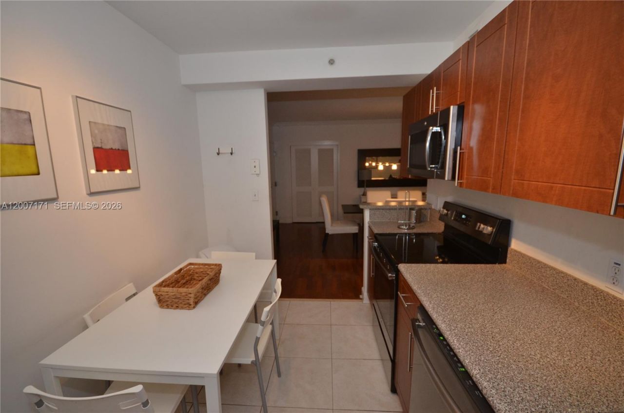 401 69th St, Unit 1013, Miami Beach, FL 33141 Photo