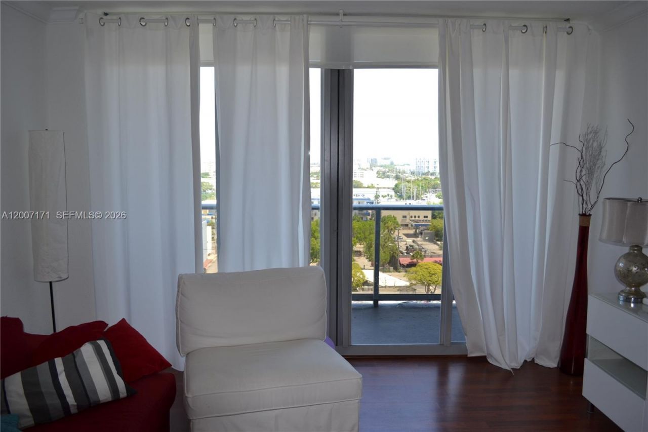 401 69th St, Unit 1013, Miami Beach, FL 33141 Photo