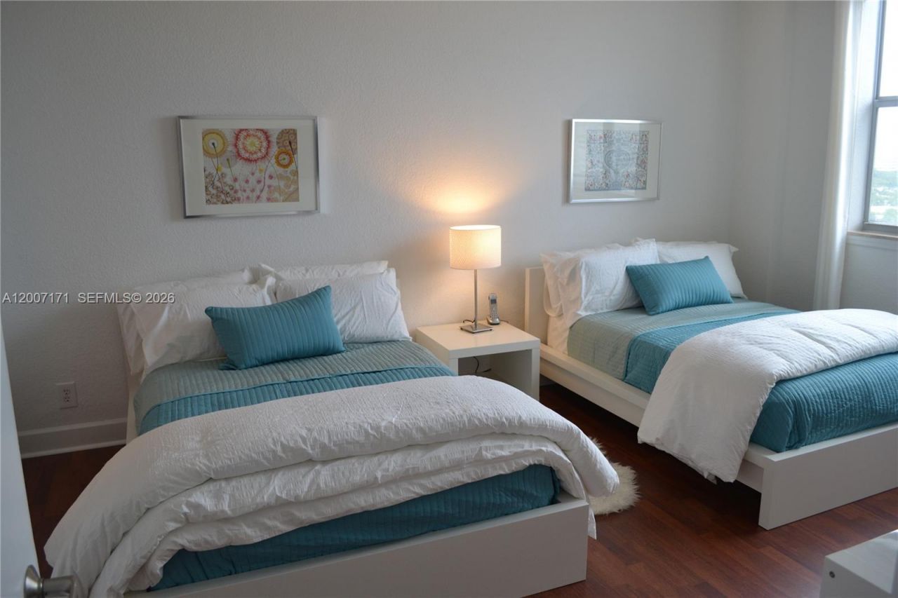 401 69th St, Unit 1013, Miami Beach, FL 33141 Photo
