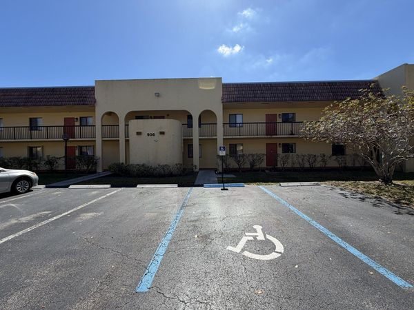 906 SW 9th Street Circle, Unit 207, Boca Raton, FL 33486