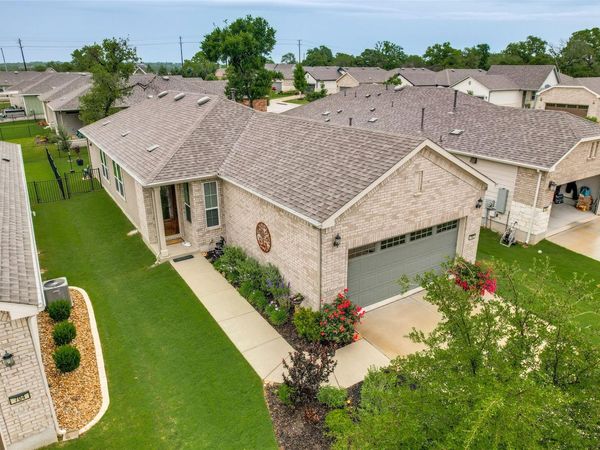 702 Saratoga LN, Georgetown, TX 78633