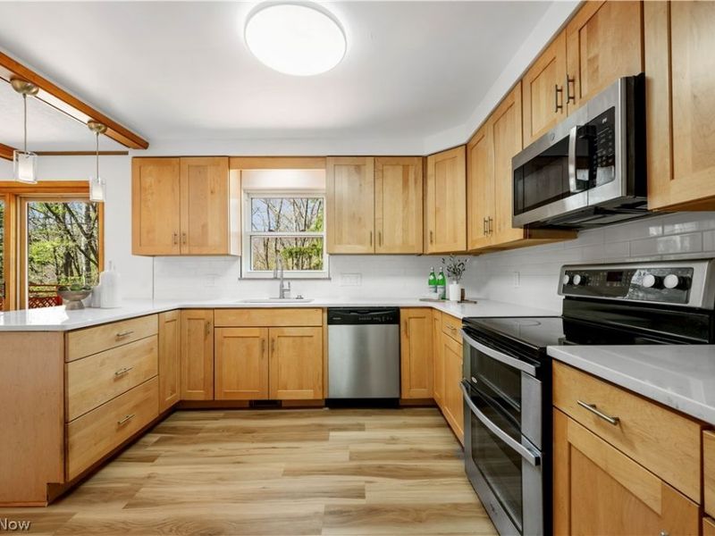 482 Garnette Road, Akron, OH 44313 Photo 9