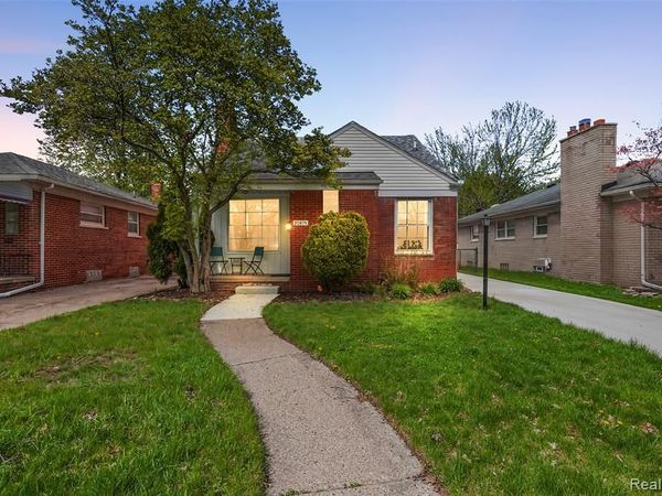 20879 Beaufait Street, Harper Woods, MI 48225