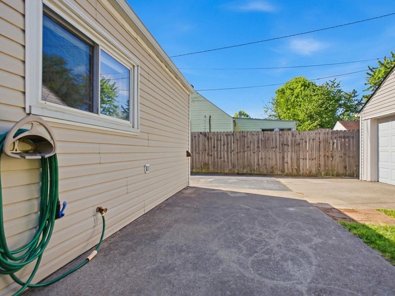 421 Alexander Drive, Dayton, OH 45403 Photo 24