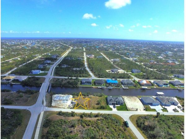 8618 SANTA CRUZ DRIVE , PORT CHARLOTTE, FL 33981