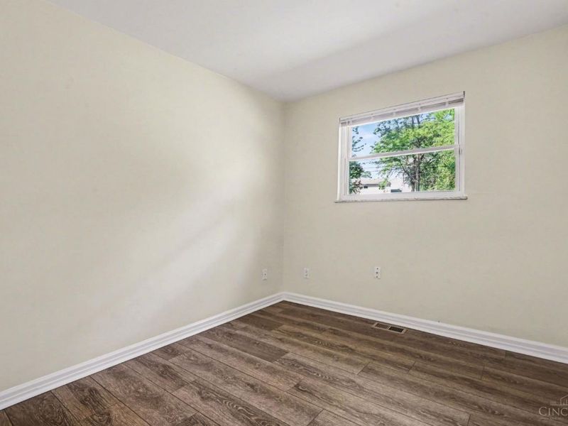 950 Harkin Drive, Forest Park, OH 45240 Photo 6