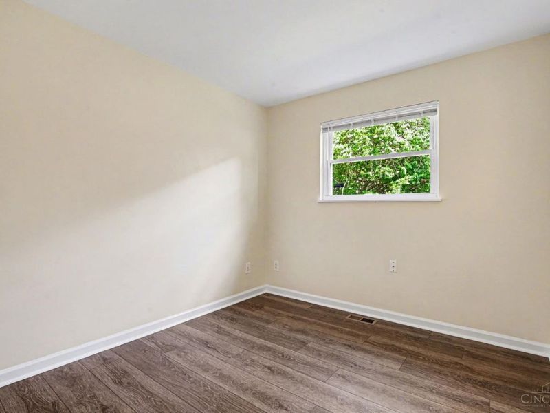 950 Harkin Drive, Forest Park, OH 45240 Photo 8