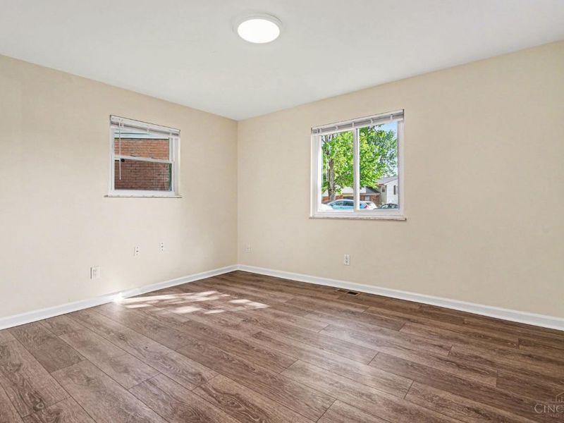 950 Harkin Drive, Forest Park, OH 45240 Photo 9