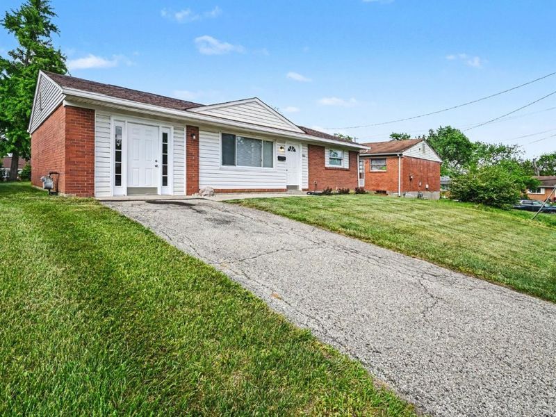 766 Hargrove Way, Forest Park, OH 45240 Photo 2