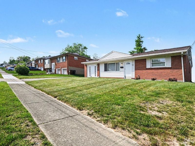 766 Hargrove Way, Forest Park, OH 45240 Photo 3