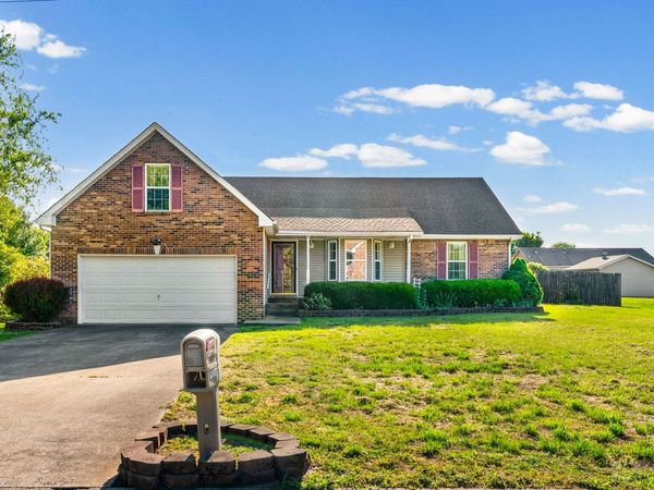 1327 Ambleside Dr , Clarksville, TN 37040