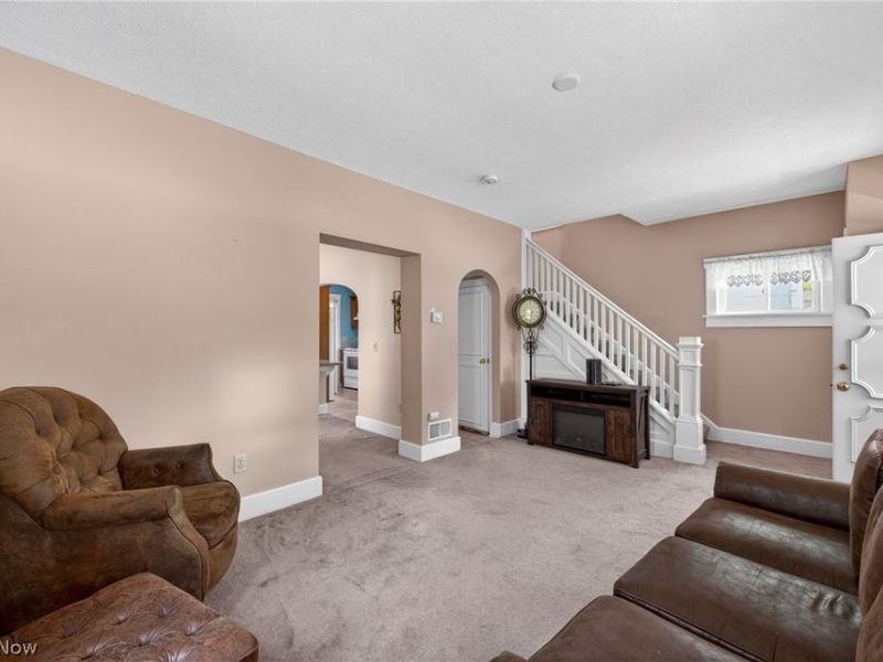 713 W Oak Street, Orrville, OH 44667 Photo 6