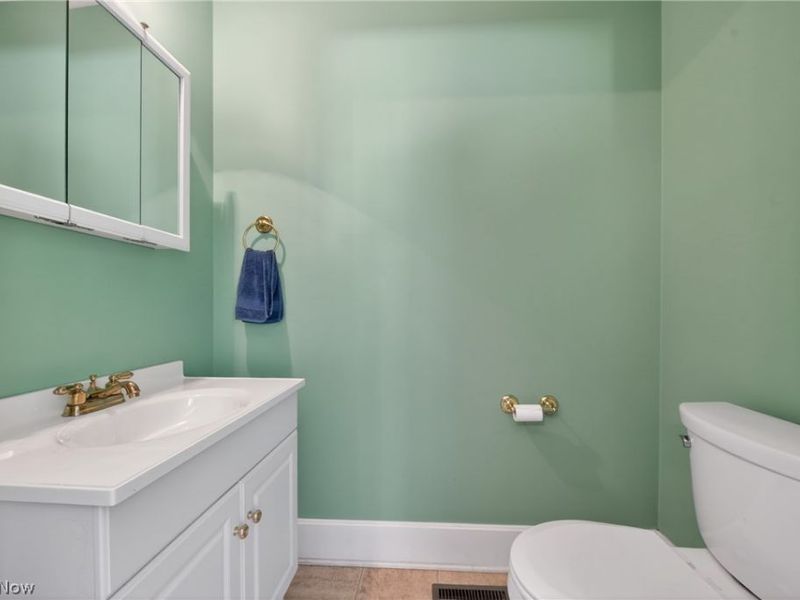 713 W Oak Street, Orrville, OH 44667 Photo 7