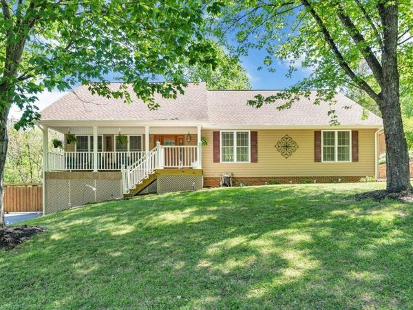 106 Diamond RD , Salem, VA 24153