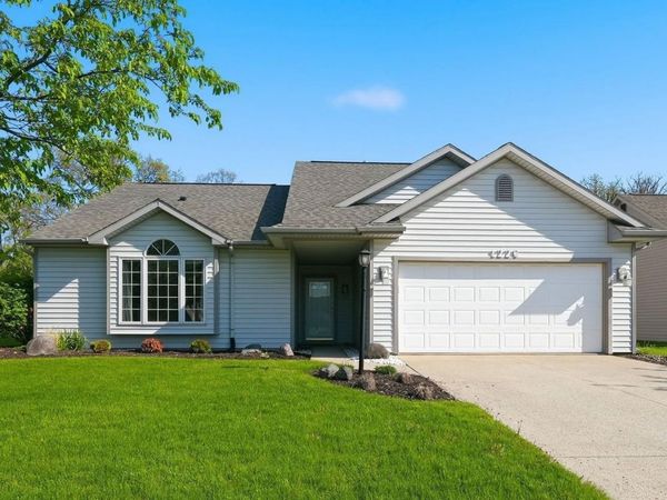 1226 Foxmoor Run, Fort Wayne, IN 46825
