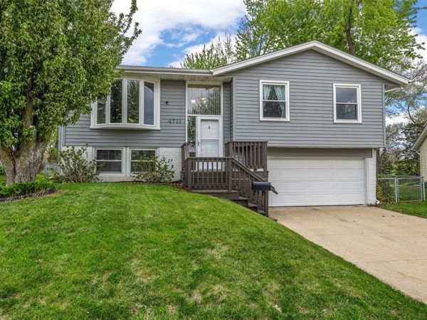 4711 Twin Pine Drive NE, Cedar Rapids, IA 52402