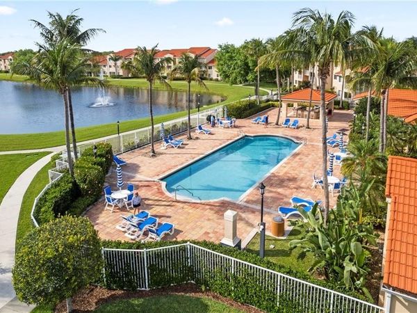 1640 N 42nd Circle, Unit 208, Vero Beach, FL 32967