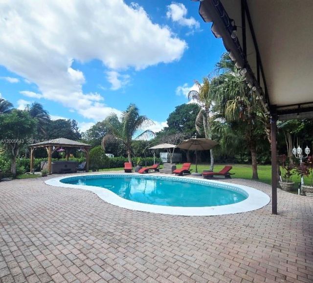 4981 SW 186th Ave, Southwest Ranches, FL 33332 Photo
