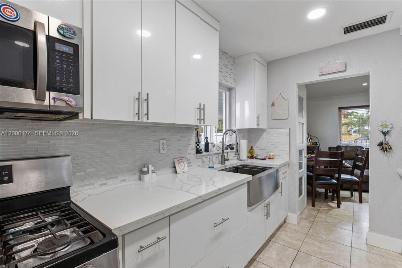 1132 W 71st St , Hialeah, FL 33014 Photo