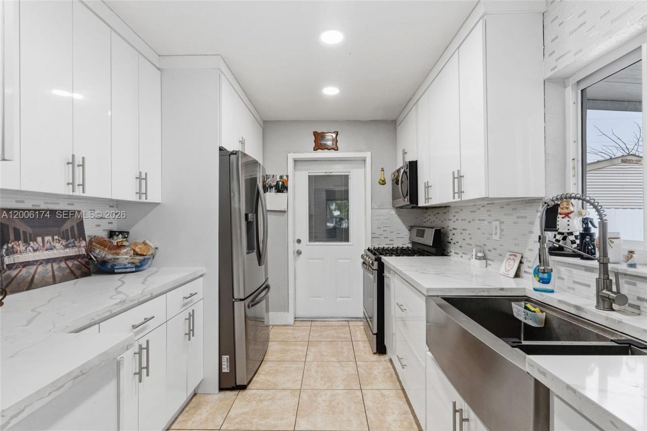 1132 W 71st St , Hialeah, FL 33014 Photo