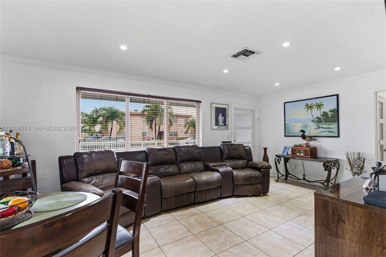 1132 W 71st St , Hialeah, FL 33014 Photo